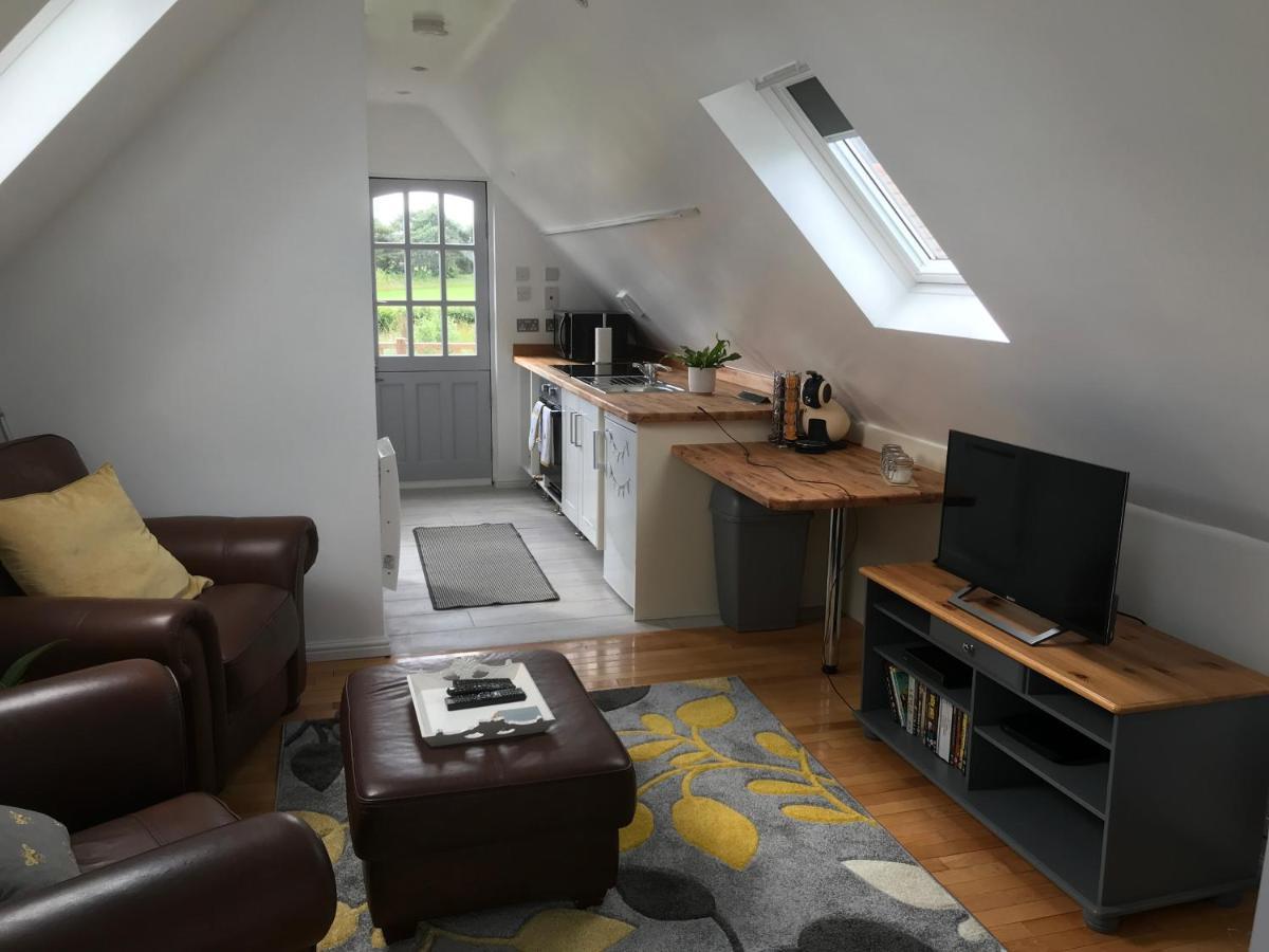 The Cartlodge Hollesley Bagian luar foto