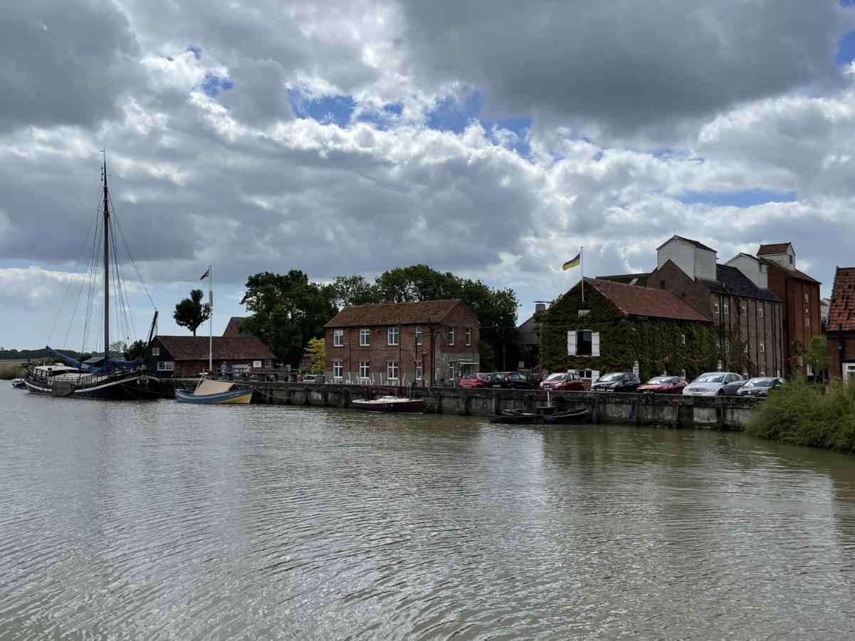 The Cartlodge Hollesley Bagian luar foto